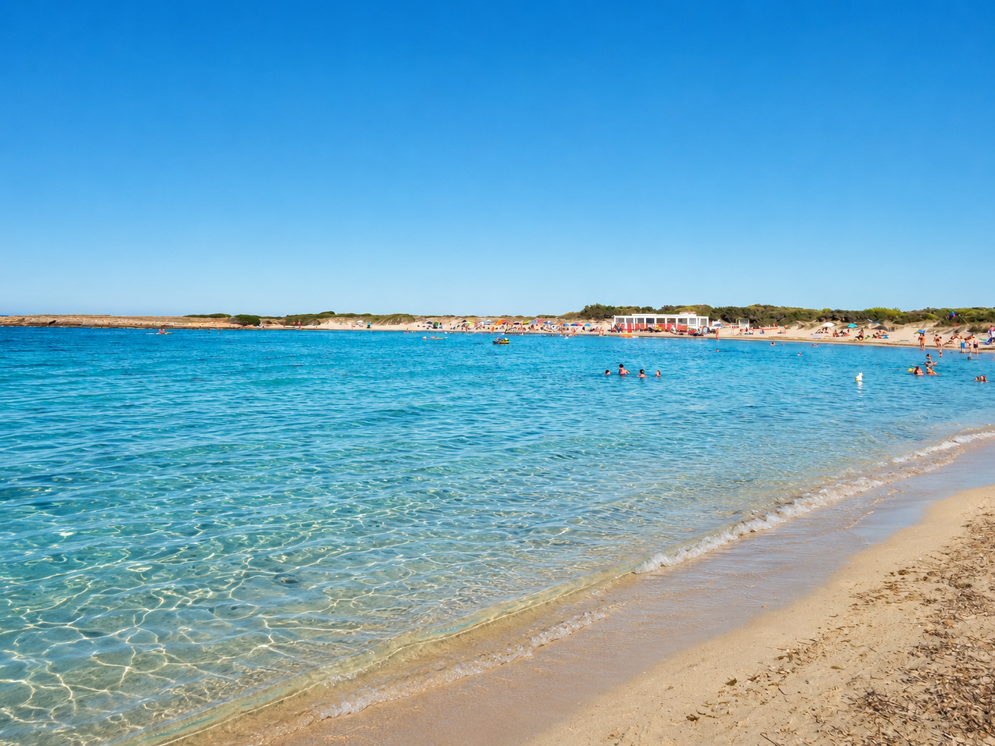 Strand bij Torre Santa Sabina
